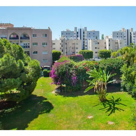 Castle Apts Hotel 4*